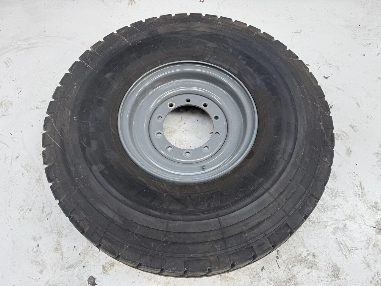 Liebherr Wheel 445/95 R25 10 12 1p - عجلات - رافعة: صورة 2 Liebherr Wheel 445/95 R25 10 12 1p - عجلات - رافعة: صورة 2
