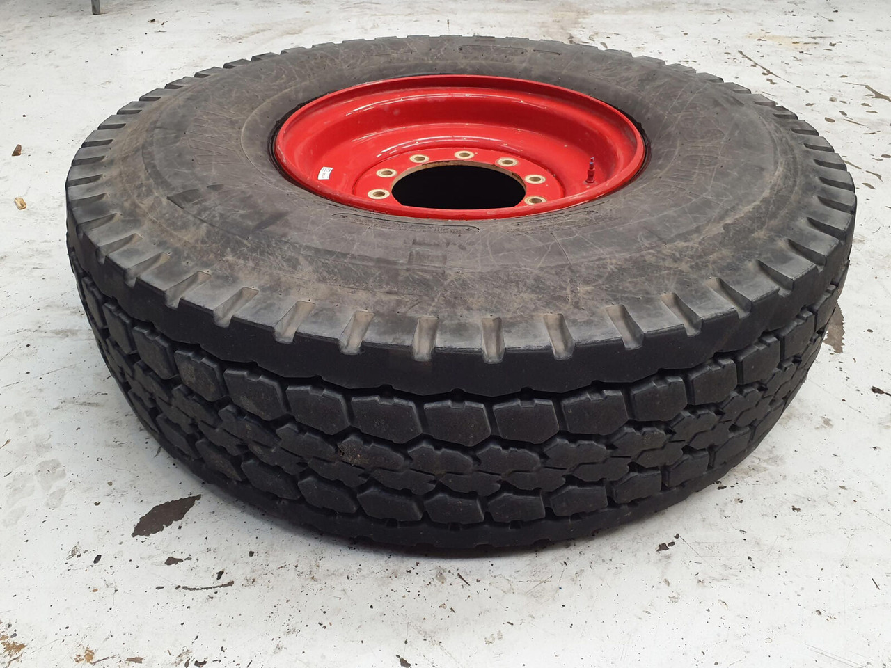 Liebherr Wheel 445/95R25 10 12 1p - عجلات - رافعة: صورة 1 Liebherr Wheel 445/95R25 10 12 1p - عجلات - رافعة: صورة 1