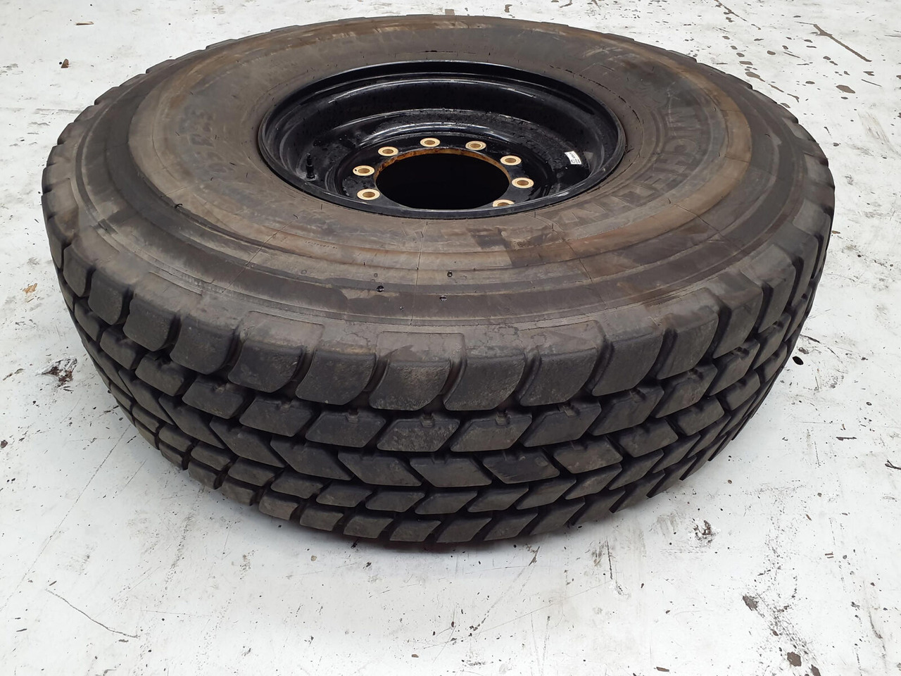 Liebherr Wheel 445/95R25 10 12 1p - عجلات - رافعة: صورة 1 Liebherr Wheel 445/95R25 10 12 1p - عجلات - رافعة: صورة 1