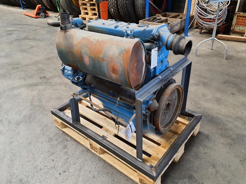 Mercedes-Benz LTM 1070 engine Mercedes OM 352 A - محرك - رافعة: صورة 2 Mercedes-Benz LTM 1070 engine Mercedes OM 352 A - محرك - رافعة: صورة 2