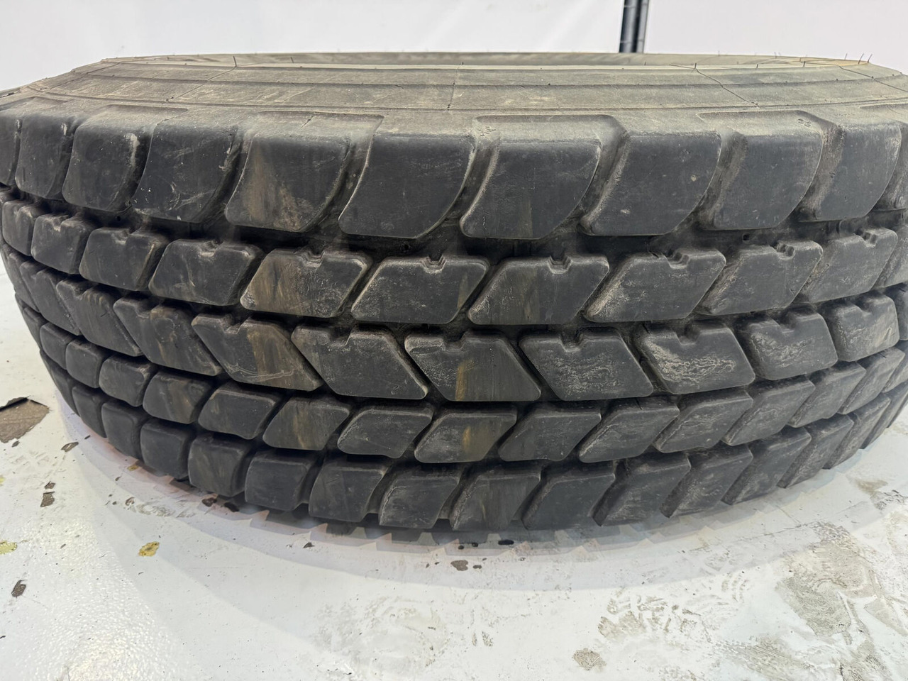 Michelin Wheel 445/95R25 10 12 1p - عجلات - رافعة: صورة 3 Michelin Wheel 445/95R25 10 12 1p - عجلات - رافعة: صورة 3