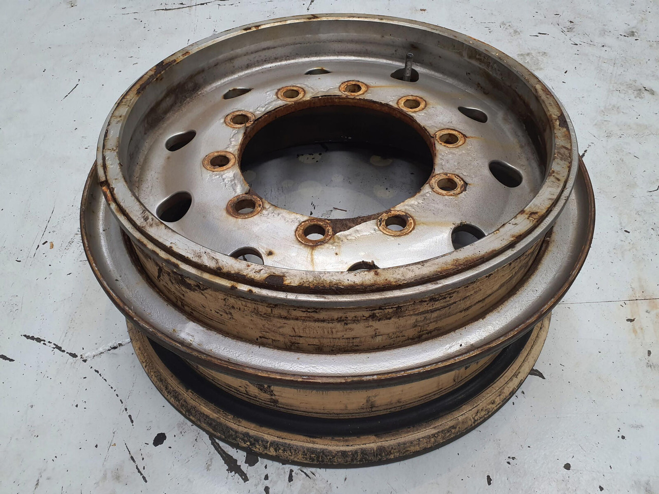 Rim 385/95R25 10 6.5 3p - الجنوط - رافعة: صورة 1 Rim 385/95R25 10 6.5 3p - الجنوط - رافعة: صورة 1