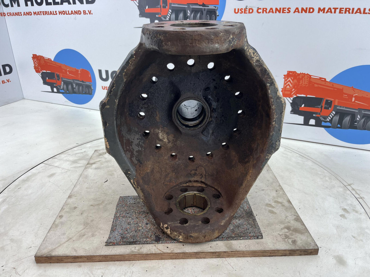 Terex AC 155 steering knuckle 16 holes axle 2 - مفصل التوجيه - موبايل كرين: صورة 5 Terex AC 155 steering knuckle 16 holes axle 2 - مفصل التوجيه - موبايل كرين: صورة 5