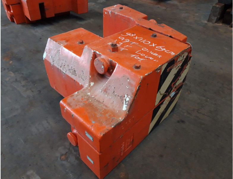 Terex AC 205 counterweight 2.6 ton (0.7/1.9t) - ثقل موازنة - آلات الإنشاء: صورة 2 Terex AC 205 counterweight 2.6 ton (0.7/1.9t) - ثقل موازنة - آلات الإنشاء: صورة 2