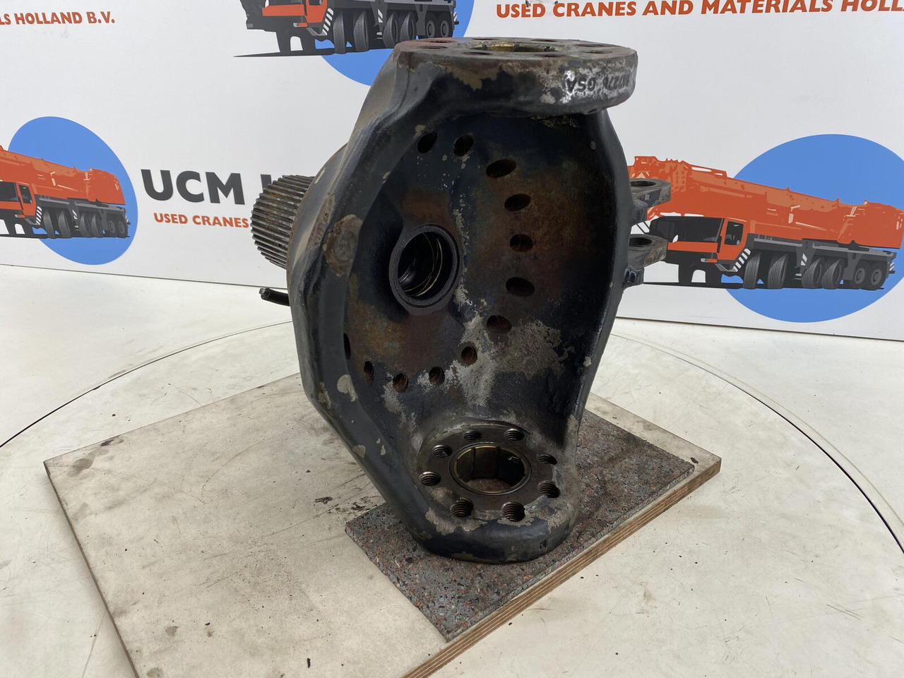 Terex Demag AC 35 Steering knuckle 16 holes axle 2 right - مفصل التوجيه - موبايل كرين: صورة 4 Terex Demag AC 35 Steering knuckle 16 holes axle 2 right - مفصل التوجيه - موبايل كرين: صورة 4