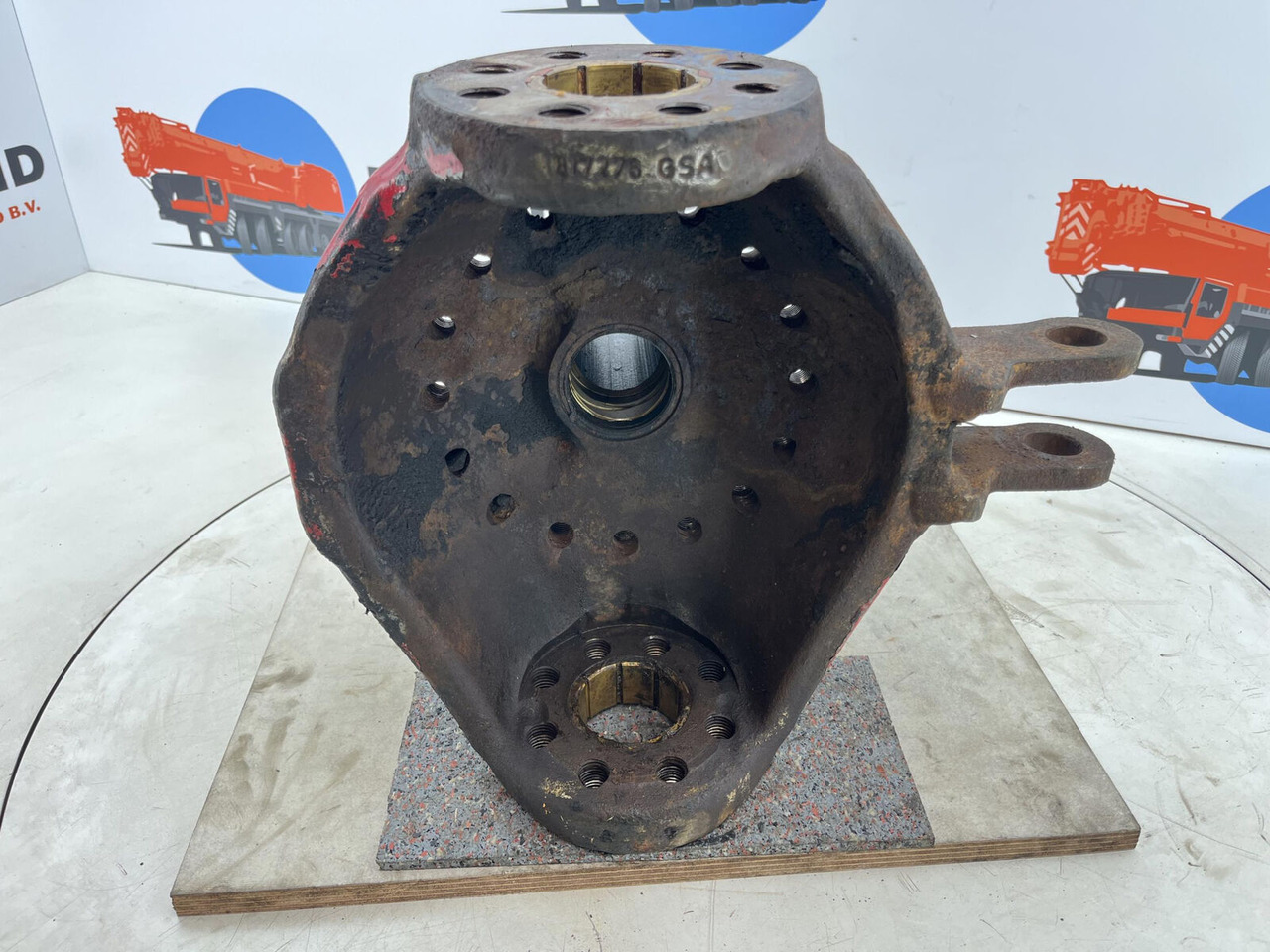 Terex Demag AC35 Steering knuckle 16 holes axle 2 right - مفصل التوجيه - موبايل كرين: صورة 5 Terex Demag AC35 Steering knuckle 16 holes axle 2 right - مفصل التوجيه - موبايل كرين: صورة 5
