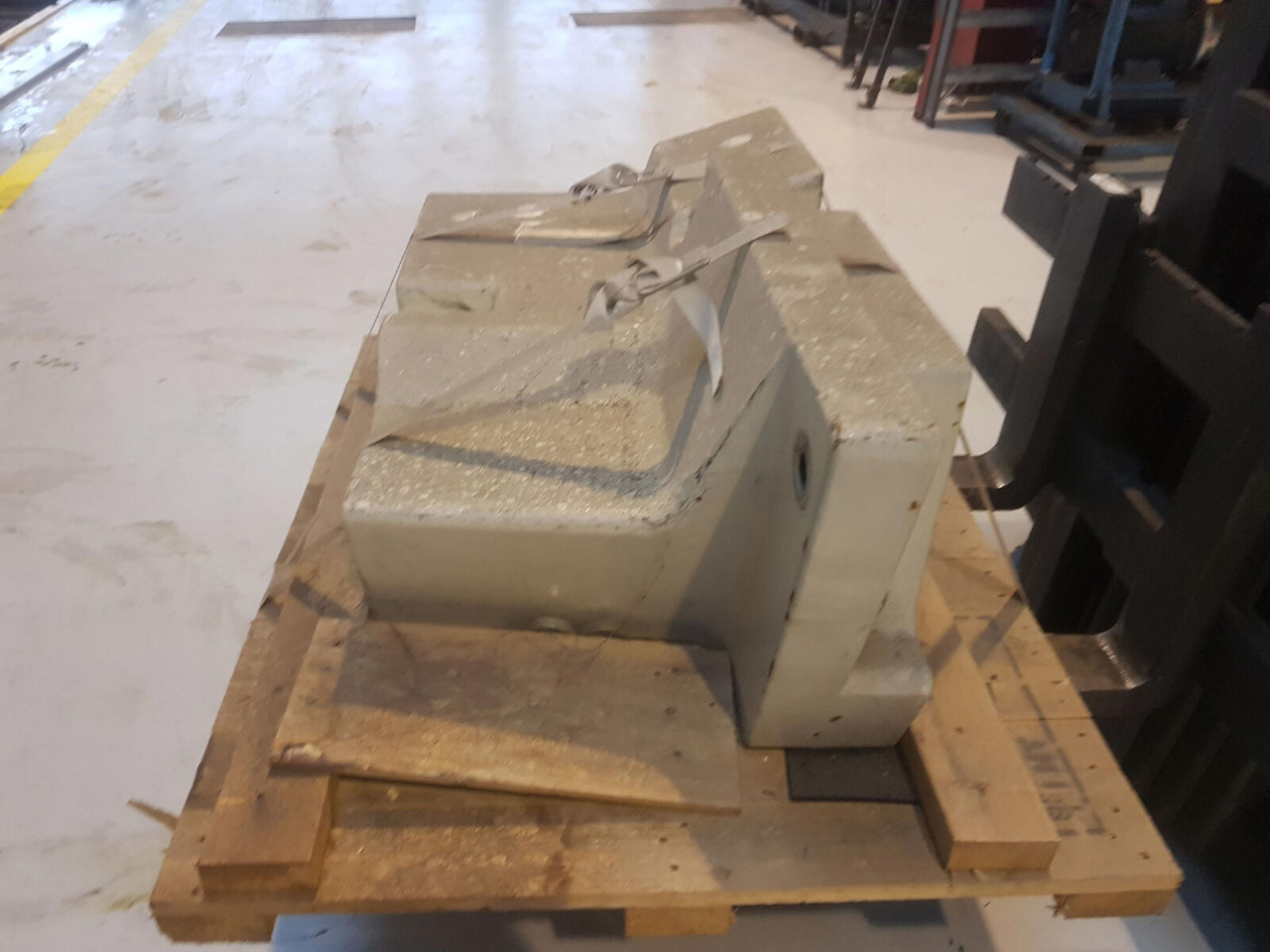 Terex Terex Challenger 4200 counterweight 1,4 ton - ثقل موازنة - موبايل كرين: صورة 5 Terex Terex Challenger 4200 counterweight 1,4 ton - ثقل موازنة - موبايل كرين: صورة 5
