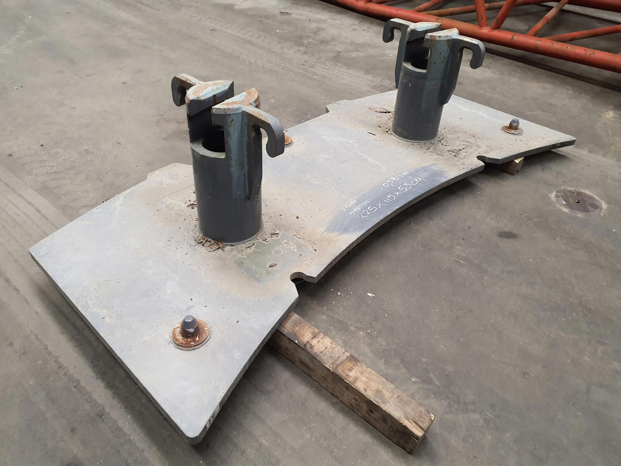 Terex Terex Demag Challenger 4200 counterweight 0.55 Ton - ثقل موازنة - موبايل كرين: صورة 1 Terex Terex Demag Challenger 4200 counterweight 0.55 Ton - ثقل موازنة - موبايل كرين: صورة 1