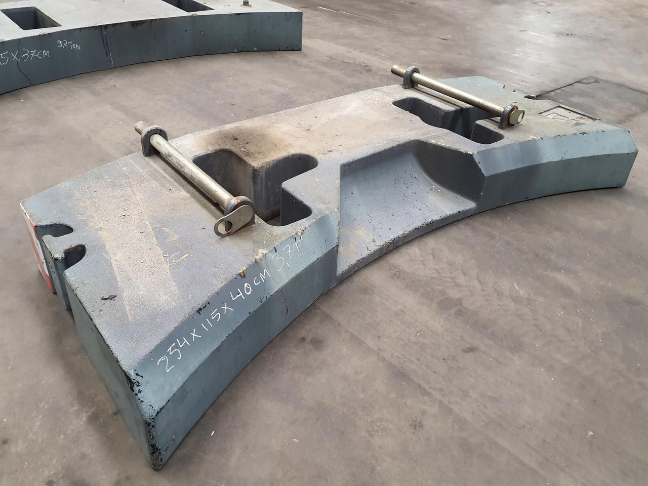 Terex Terex Demag Challenger 4200 counterweight 3.7 Ton - ثقل موازنة - موبايل كرين: صورة 1 Terex Terex Demag Challenger 4200 counterweight 3.7 Ton - ثقل موازنة - موبايل كرين: صورة 1