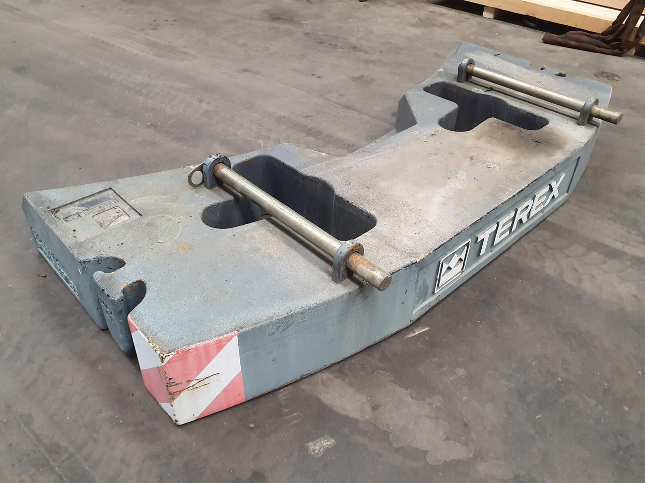 Terex Terex Demag Challenger 4200 counterweight 3.7 Ton - ثقل موازنة - موبايل كرين: صورة 3 Terex Terex Demag Challenger 4200 counterweight 3.7 Ton - ثقل موازنة - موبايل كرين: صورة 3