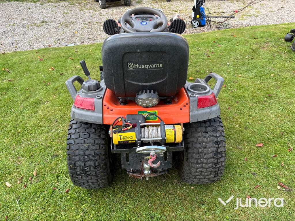 Åkgräsklippare Husqvarna GTH 260 XPT - جزازة عشب الحدائق: صورة 4 Åkgräsklippare Husqvarna GTH 260 XPT - جزازة عشب الحدائق: صورة 4