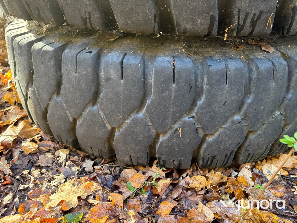 Däck & fälg - Till hjulgrävare Mitas - عجلات - آلات الإنشاء: صورة 4 Däck & fälg - Till hjulgrävare Mitas - عجلات - آلات الإنشاء: صورة 4