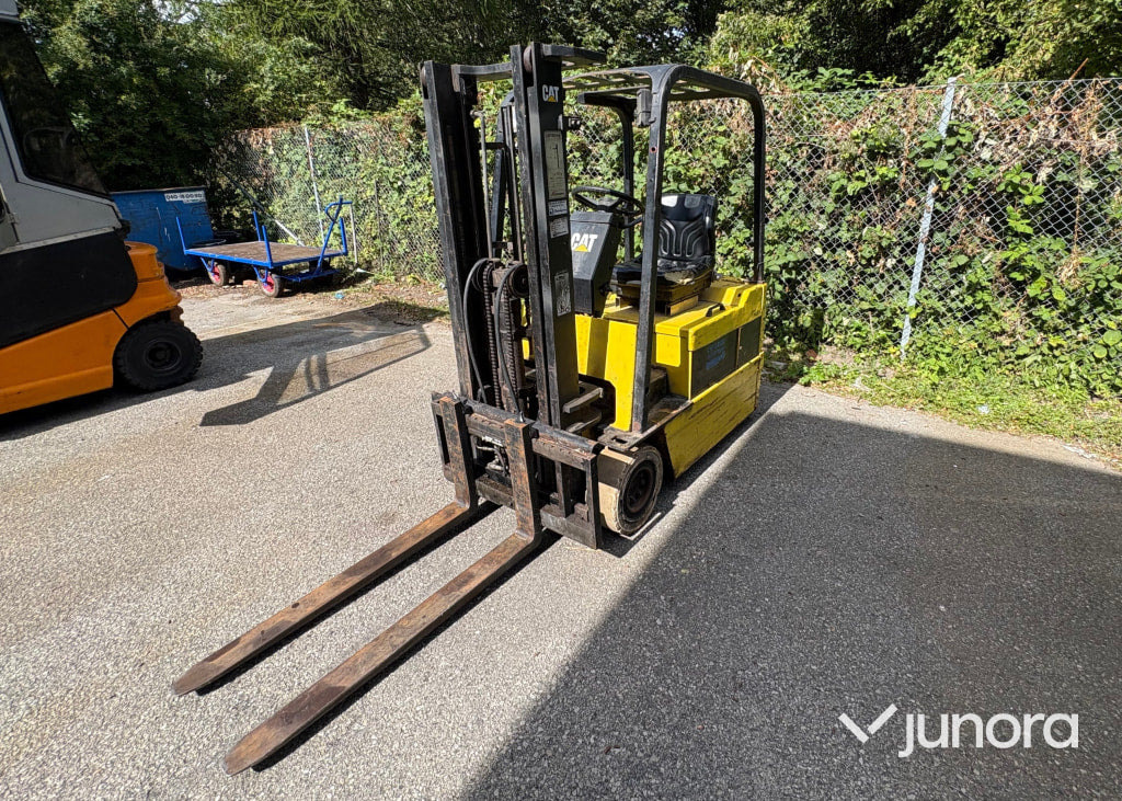 El truck Caterpillar - رافعة شوكية كهربائية: صورة 1 El truck Caterpillar - رافعة شوكية كهربائية: صورة 1