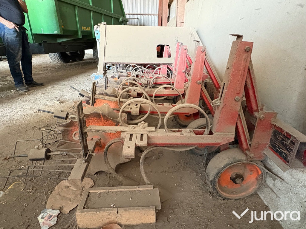 Fronthacka / Radhacka - Kverneland, 9radig - مسفلة تمهيد التربة: صورة 3 Fronthacka / Radhacka - Kverneland, 9radig - مسفلة تمهيد التربة: صورة 3