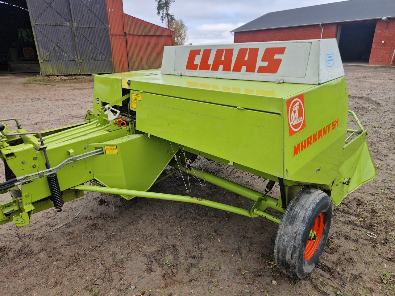 Hårdpress - Claas Markant 51 - آلة بالات مربعة: صورة 5 Hårdpress - Claas Markant 51 - آلة بالات مربعة: صورة 5