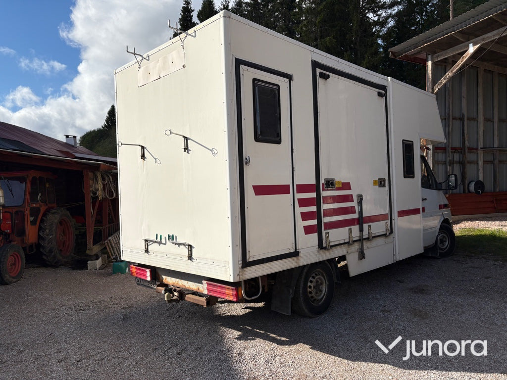 Hästtransport - Mercedes-Benz, 316 CDI - شاحنة نقل خيل: صورة 5 Hästtransport - Mercedes-Benz, 316 CDI - شاحنة نقل خيل: صورة 5