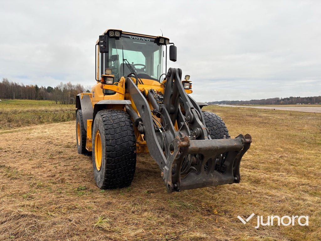 Hjullastare - Volvo, L60F - اللودر بعجل: صورة 2 Hjullastare - Volvo, L60F - اللودر بعجل: صورة 2