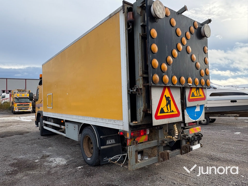 Lastbil - Volvo FM7 4X2 - شاحنة صندوقية: صورة 3 Lastbil - Volvo FM7 4X2 - شاحنة صندوقية: صورة 3