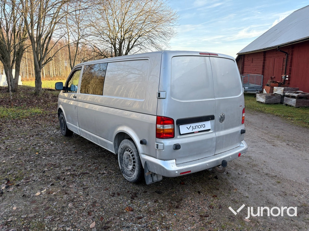 Lätt lastbil - Volkswagen Transporter 2.5 TDI - الشاحنات الصغيرة كابينة مزدوجة: صورة 4 Lätt lastbil - Volkswagen Transporter 2.5 TDI - الشاحنات الصغيرة كابينة مزدوجة: صورة 4