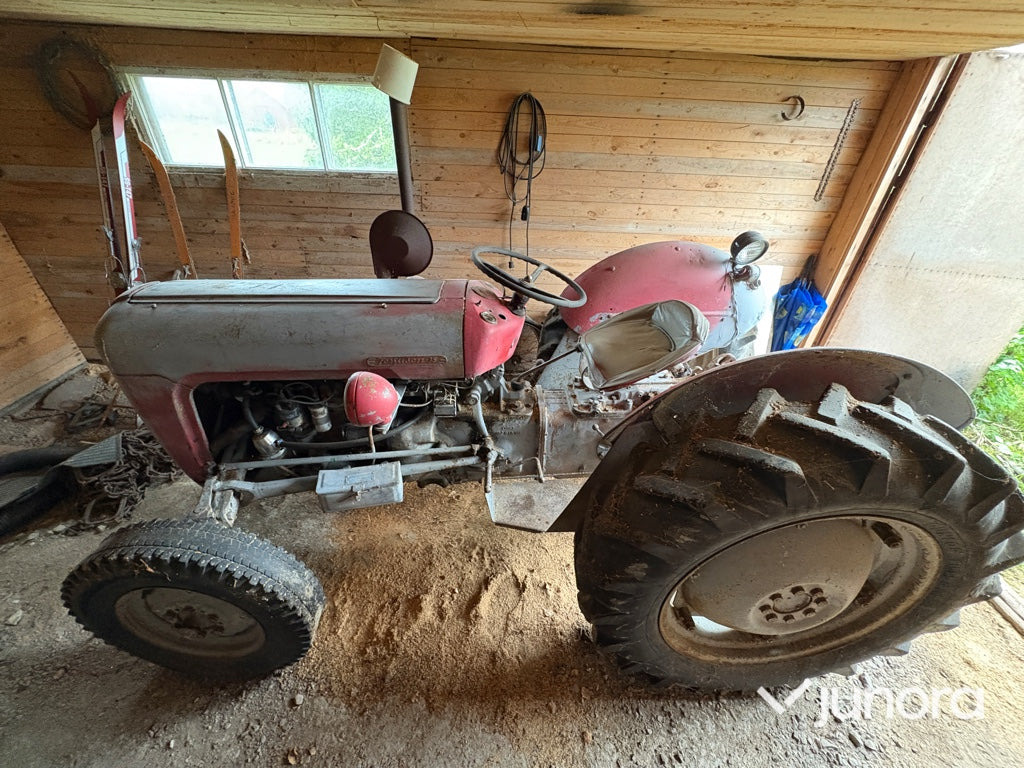 Massey Ferguson FE-35 - جرار: صورة 3 Massey Ferguson FE-35 - جرار: صورة 3