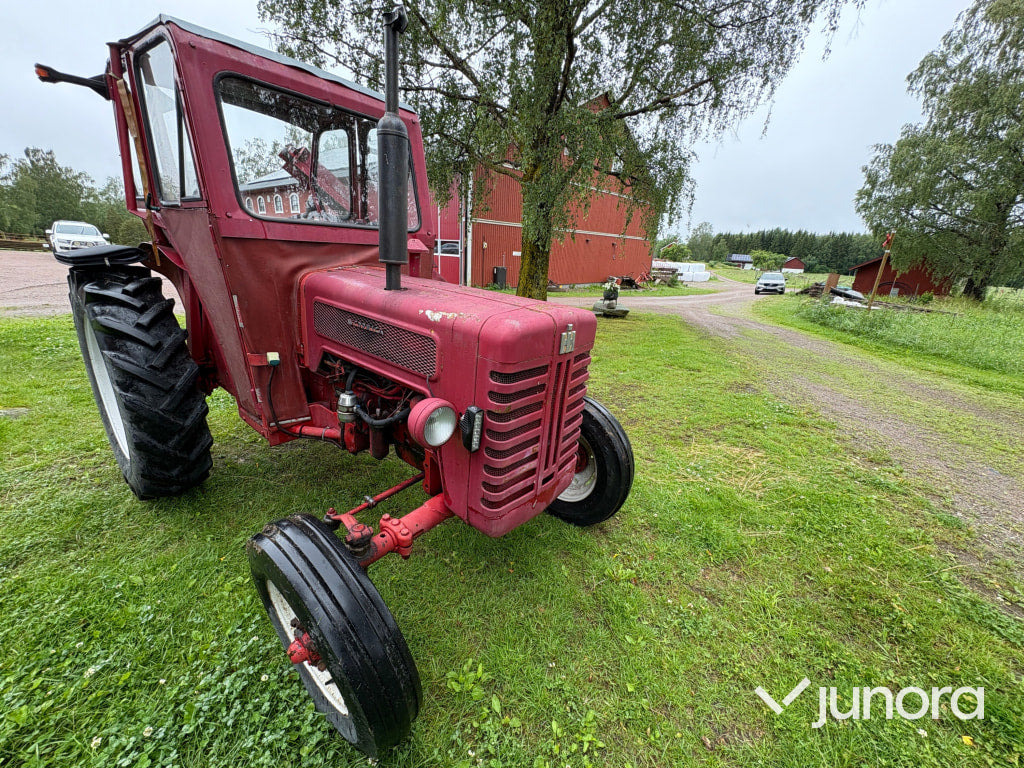 Traktor - International Harvester, B-275 - جرار: صورة 2 Traktor - International Harvester, B-275 - جرار: صورة 2