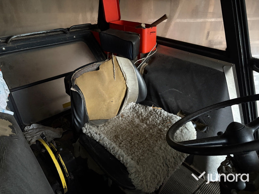 جرار Traktor - Ursus 385 DE LUXE: صورة 16