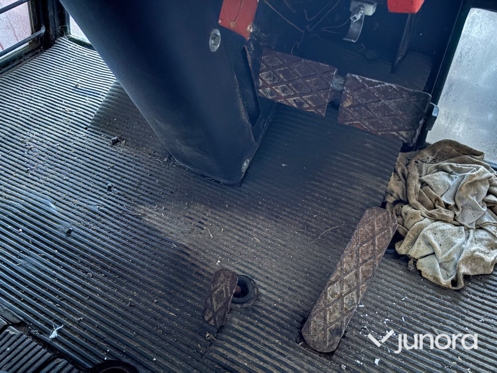 جرار Traktor - Ursus 385 DE LUXE: صورة 19