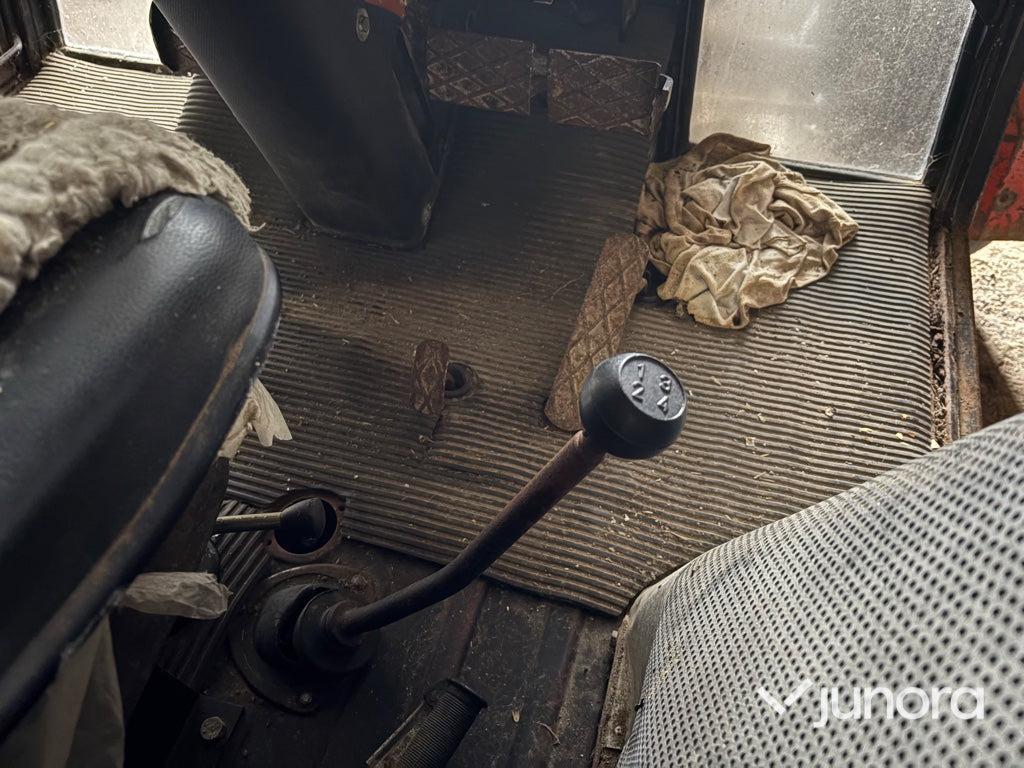 جرار Traktor - Ursus 385 DE LUXE: صورة 21