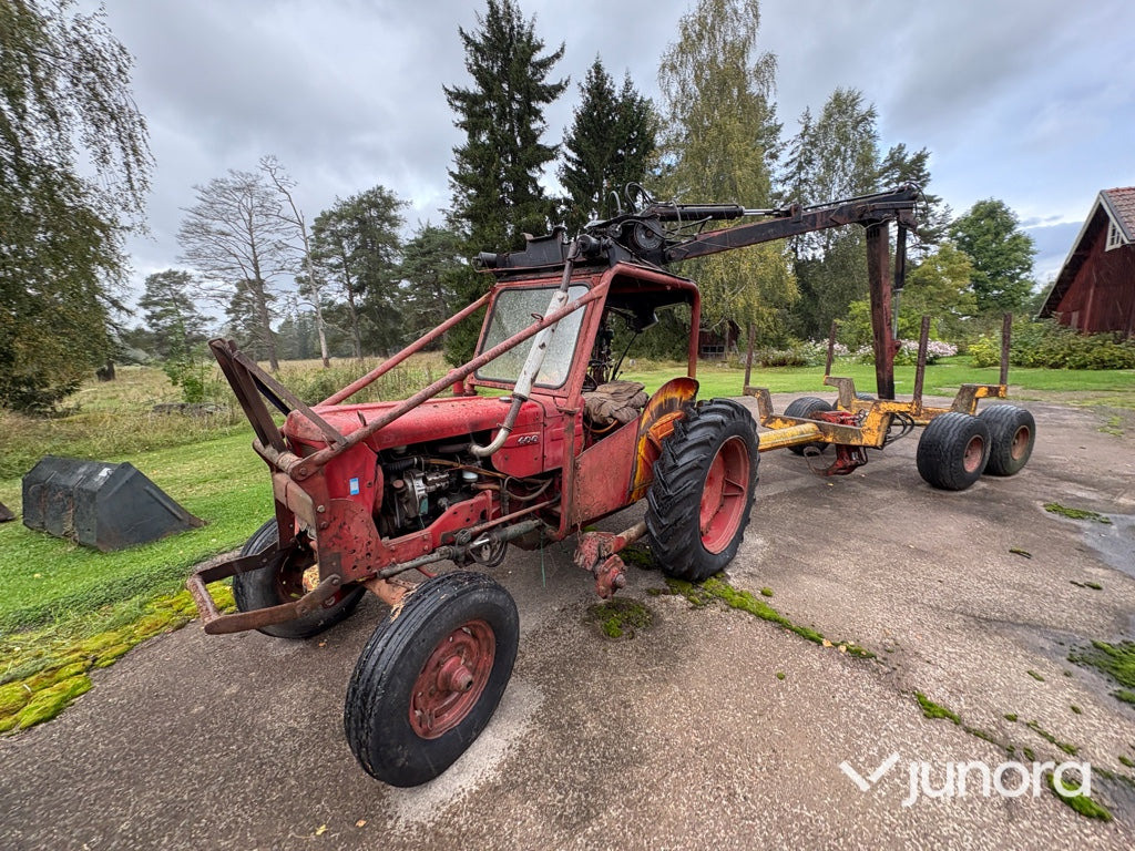 جرار Volvo BM 400 med griplastare + stockvagn: صورة 1