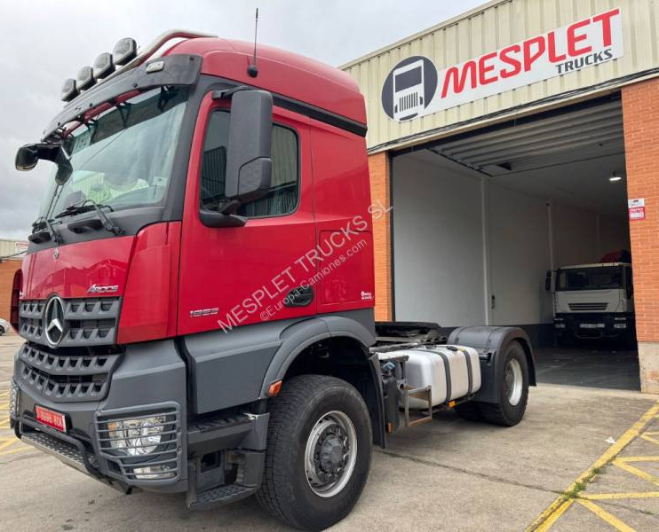 Mercedes Arocs 1853 - مقطورة السحب: صورة 1 Mercedes Arocs 1853 - مقطورة السحب: صورة 1