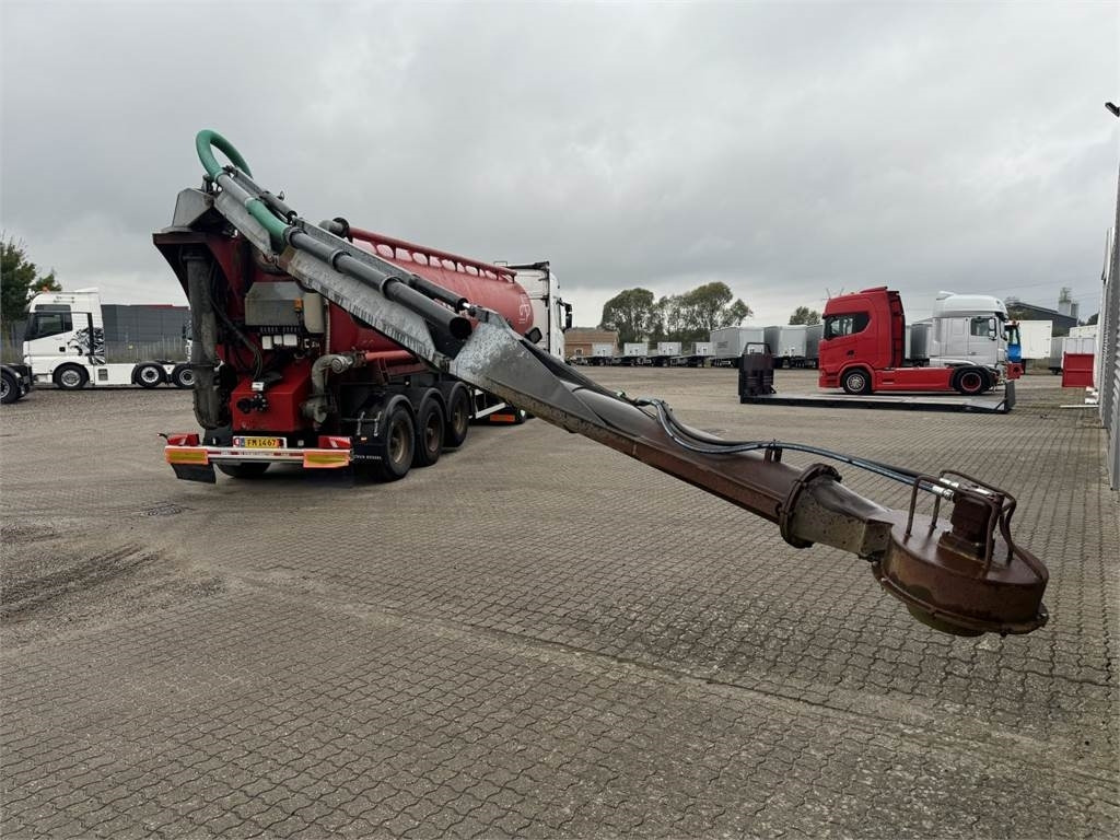 AP Gyllevogn 34m3 tank til Gylle-vand - نصف مقطورة صهريج: صورة 3 AP Gyllevogn 34m3 tank til Gylle-vand - نصف مقطورة صهريج: صورة 3