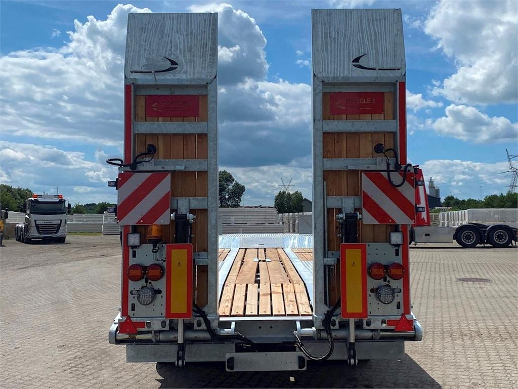 Hangler DTS 300 3 akslet med ramper - مقطورة بلودر منخفض: صورة 5 Hangler DTS 300 3 akslet med ramper - مقطورة بلودر منخفض: صورة 5