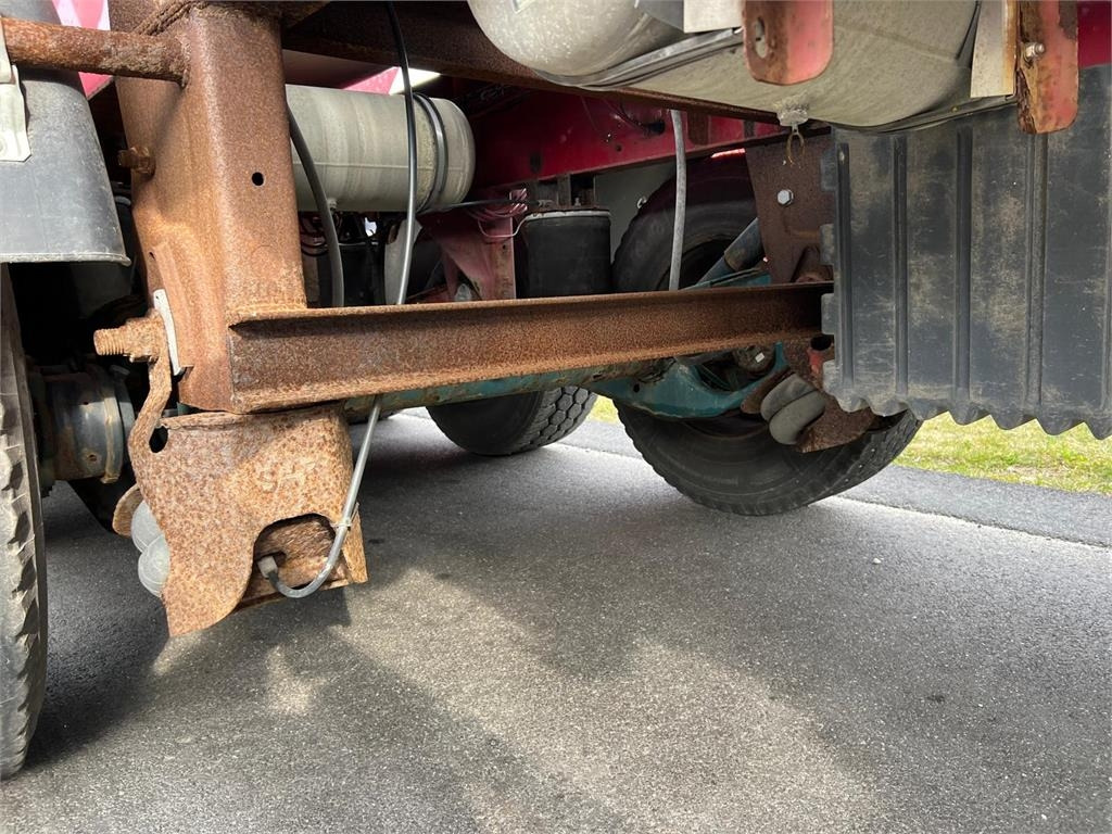 نصف مقطورة صهريج Interconsult 64m3 STRT1-64CA med tip: صورة 17 نصف مقطورة صهريج Interconsult 64m3 STRT1-64CA med tip: صورة 17