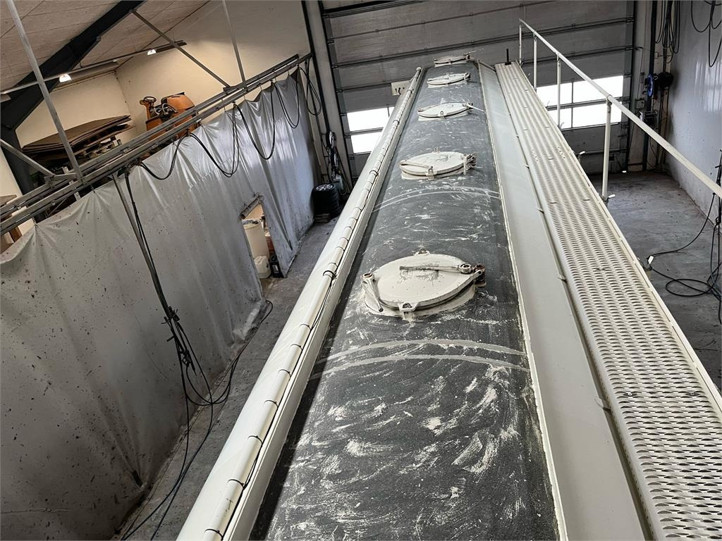 نصف مقطورة صهريج Interconsult 64m3 STRT1-64CA med tip: صورة 9 نصف مقطورة صهريج Interconsult 64m3 STRT1-64CA med tip: صورة 9