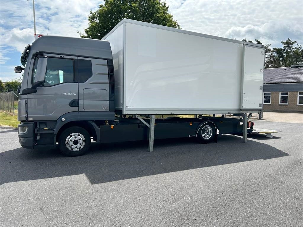 MAN TGL 8-220 4x2 BL incl. 2 stk veksellad - ناقلة حاويات/ شاحنة حاويات: صورة 4 MAN TGL 8-220 4x2 BL incl. 2 stk veksellad - ناقلة حاويات/ شاحنة حاويات: صورة 4