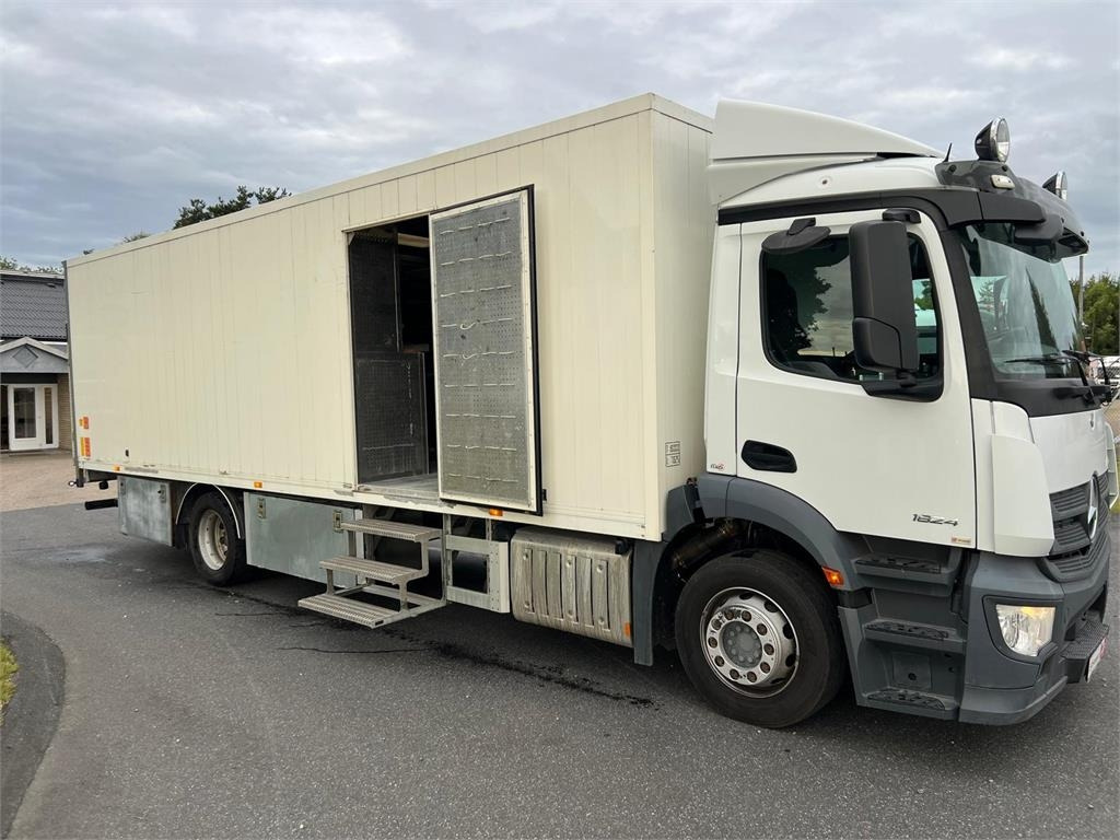 Mercedes-Benz Antos 1824 LnR - شاحنة صندوقية: صورة 1 Mercedes-Benz Antos 1824 LnR - شاحنة صندوقية: صورة 1