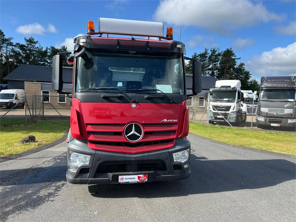 Mercedes-Benz Antos 2543 - شاحنة لودر انزلاقي: صورة 5 Mercedes-Benz Antos 2543 - شاحنة لودر انزلاقي: صورة 5