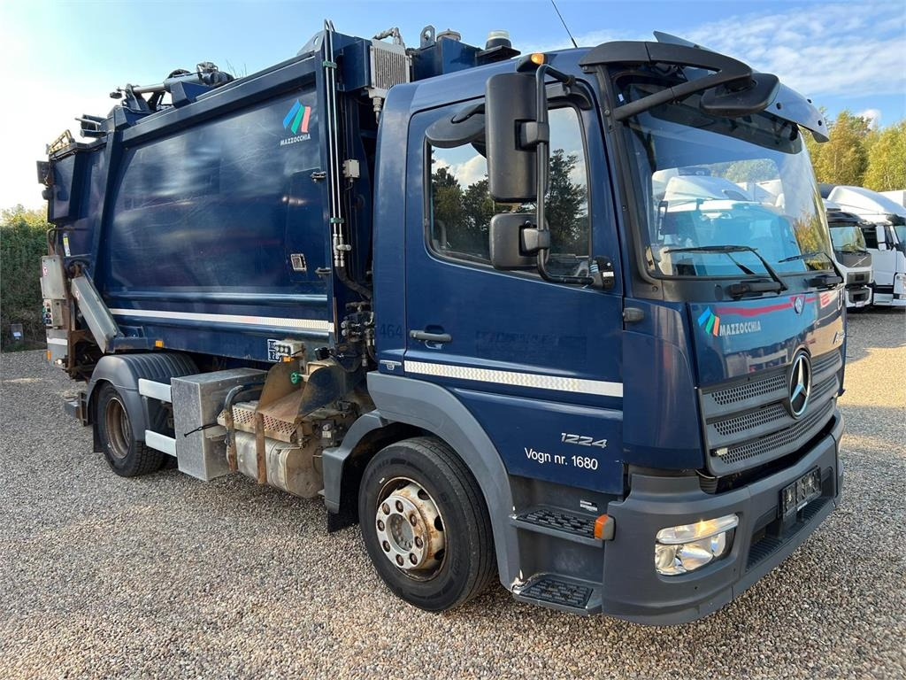 Mercedes-Benz Atego 1224 - شاحنة قمامة: صورة 2 Mercedes-Benz Atego 1224 - شاحنة قمامة: صورة 2