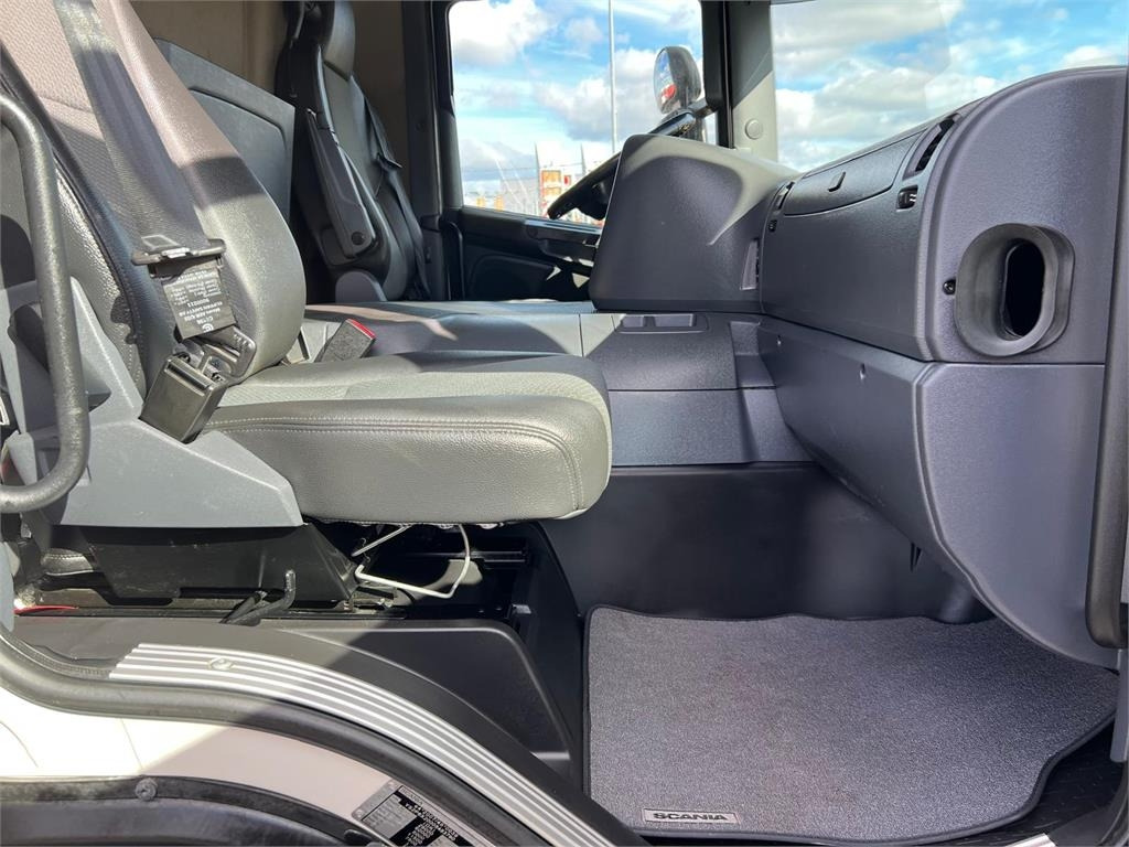 Scania P280 LB 6x2*4 MLB - 24 pallets - شاحنة ذات ستائر جانبية: صورة 4 Scania P280 LB 6x2*4 MLB - 24 pallets - شاحنة ذات ستائر جانبية: صورة 4