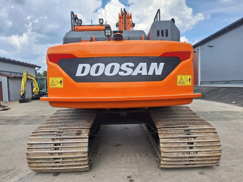 Doosan DX160LCH-5 METSÄMALLI KALLISTAJALLA - حفار زاحف: صورة 3 Doosan DX160LCH-5 METSÄMALLI KALLISTAJALLA - حفار زاحف: صورة 3