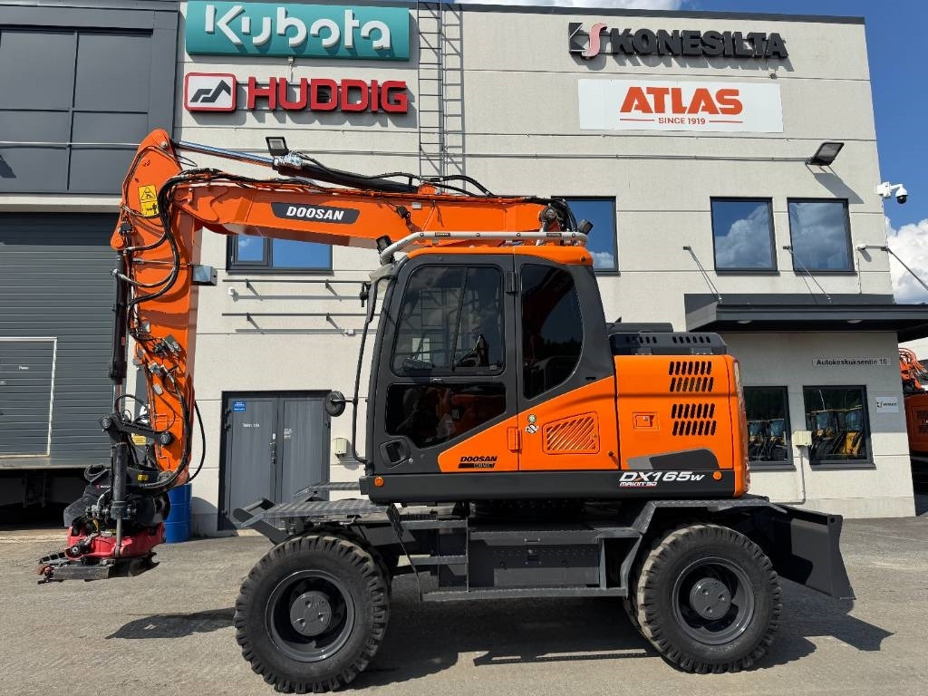 Doosan DX165W-5 PYÖRITTÄJÄLLÄ - حفار ذو عجلات: صورة 1 Doosan DX165W-5 PYÖRITTÄJÄLLÄ - حفار ذو عجلات: صورة 1