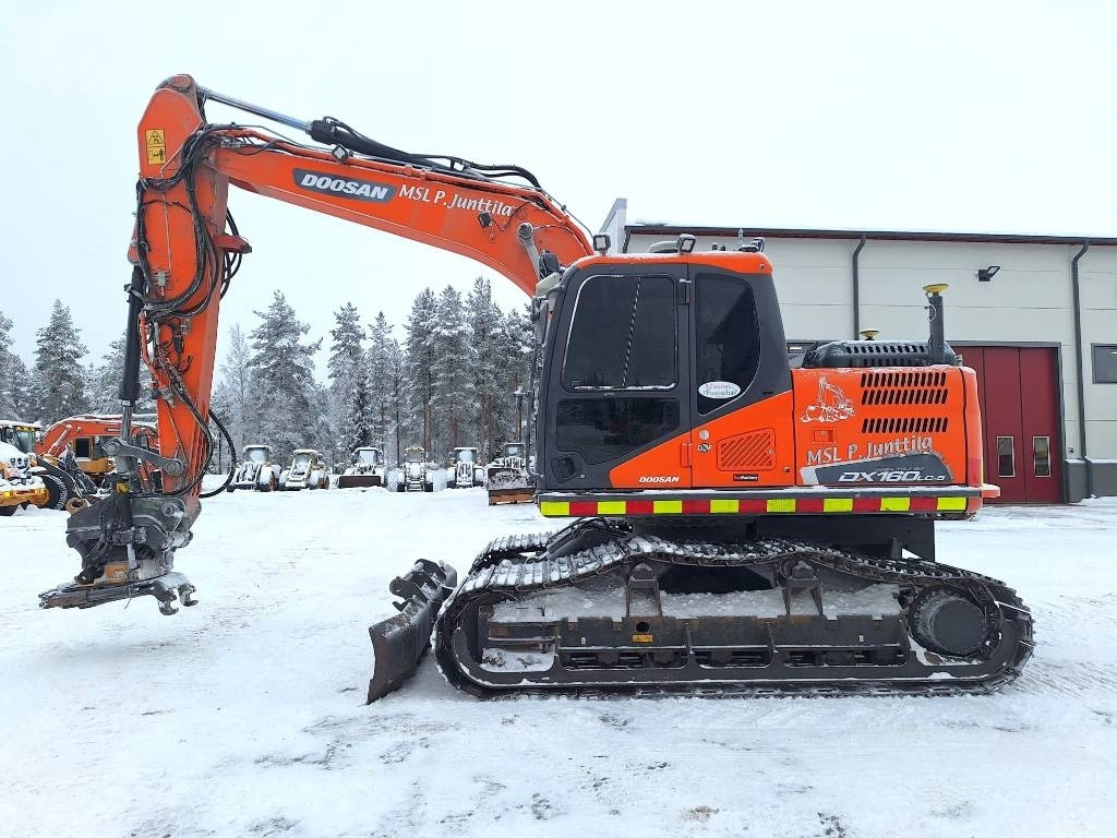 Doosan MYYTY! SOLD! DX160LCH-5 METSÄMALLI - حفار زاحف: صورة 1 Doosan MYYTY! SOLD! DX160LCH-5 METSÄMALLI - حفار زاحف: صورة 1