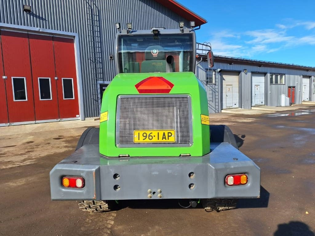 Greenmaster 825 PIIKIT, KAUHA JA HIEKOITIN - اللودر بعجل: صورة 3 Greenmaster 825 PIIKIT, KAUHA JA HIEKOITIN - اللودر بعجل: صورة 3