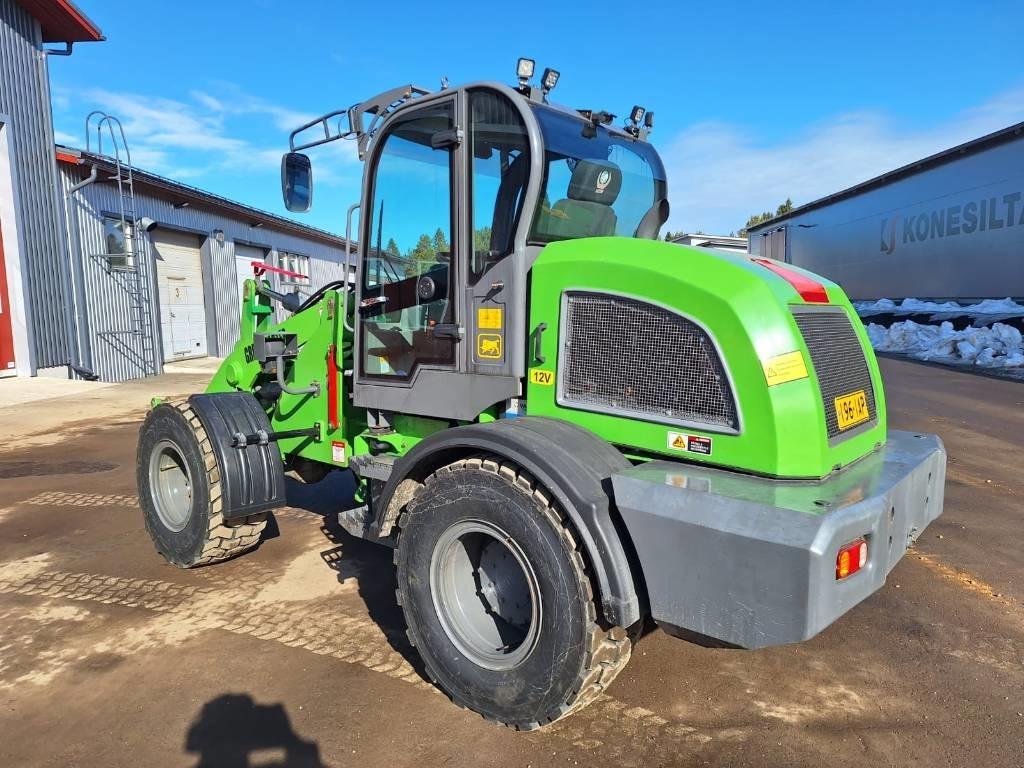 Greenmaster 825 PIIKIT, KAUHA JA HIEKOITIN - اللودر بعجل: صورة 2 Greenmaster 825 PIIKIT, KAUHA JA HIEKOITIN - اللودر بعجل: صورة 2