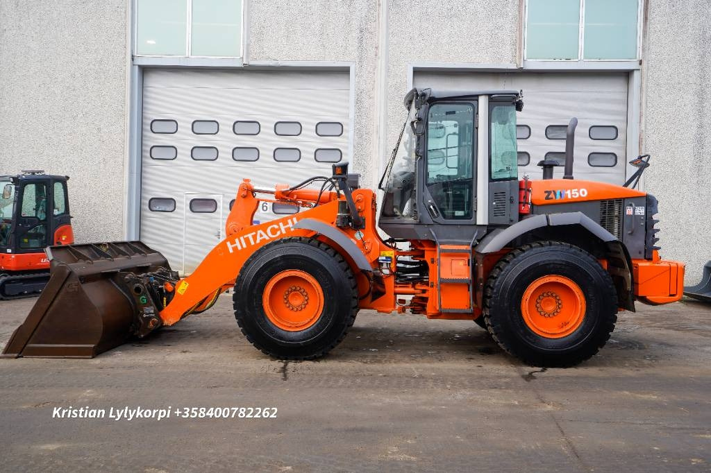 Hitachi ZW150 LONGBOOM - اللودر بعجل: صورة 1 Hitachi ZW150 LONGBOOM - اللودر بعجل: صورة 1