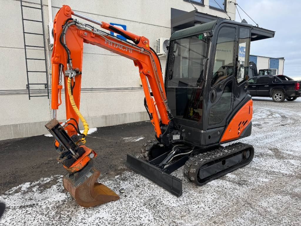 Hitachi ZX 18-3 CLR Kallistaja ja pyöritys - حفار صغير: صورة 2 Hitachi ZX 18-3 CLR Kallistaja ja pyöritys - حفار صغير: صورة 2