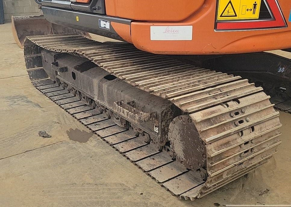 Hitachi ZX135US-7 - حفار زاحف: صورة 3 Hitachi ZX135US-7 - حفار زاحف: صورة 3