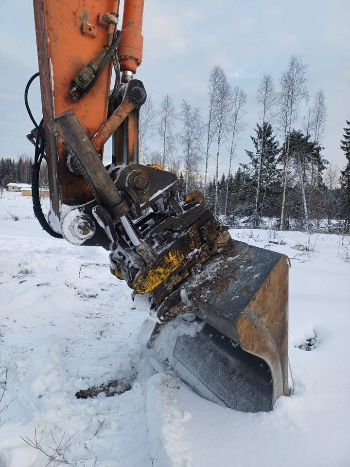 Hitachi ZX160LC-3 TULOSSA, KALLISTAJA+PYÖRITTÄJÄ - حفار زاحف: صورة 4 Hitachi ZX160LC-3 TULOSSA, KALLISTAJA+PYÖRITTÄJÄ - حفار زاحف: صورة 4