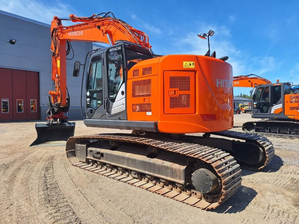 Hitachi ZX225USLC-5 PYÖRITTÄJÄ+PIHDIT YM. - حفار زاحف: صورة 2 Hitachi ZX225USLC-5 PYÖRITTÄJÄ+PIHDIT YM. - حفار زاحف: صورة 2