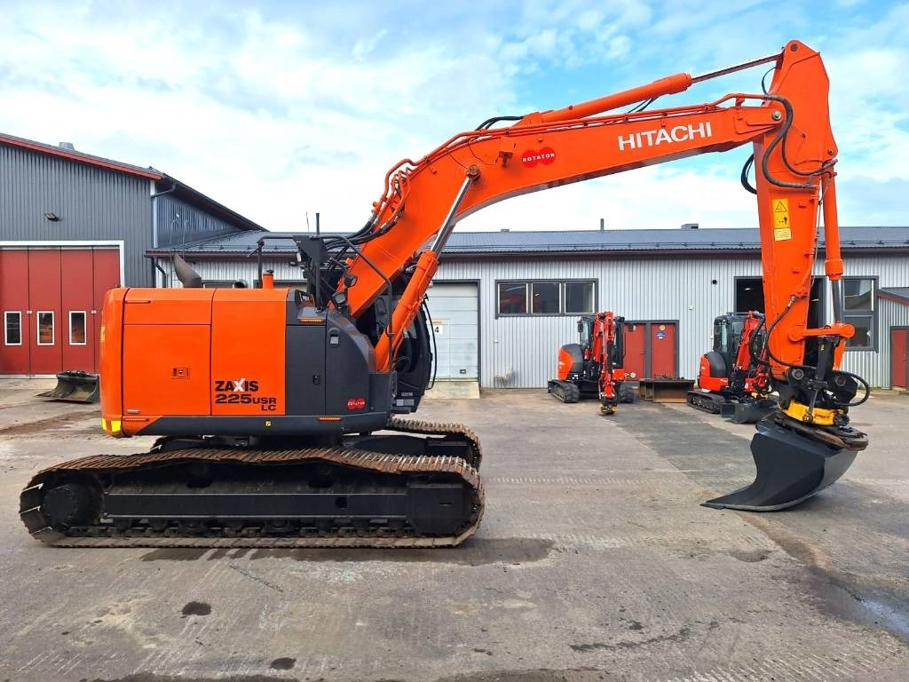 Hitachi ZX225USLC-5 PYÖRITTÄJÄLLÄ - حفار زاحف: صورة 5 Hitachi ZX225USLC-5 PYÖRITTÄJÄLLÄ - حفار زاحف: صورة 5